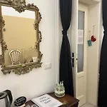 Chimera Oda ve Kahvaltı 3*