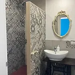 Chimera Oda ve Kahvaltı 3*